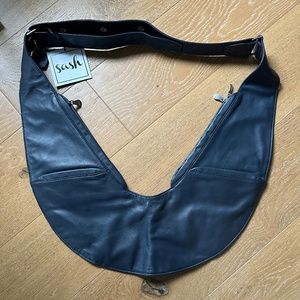 Sash Yosemite  Navy Blue Leather Bag New with Tags